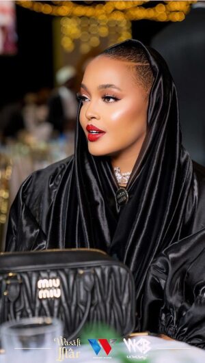 Jacqueline Wolper Instagram - Tupo hapa  kukuhudumia Dear 0759888288