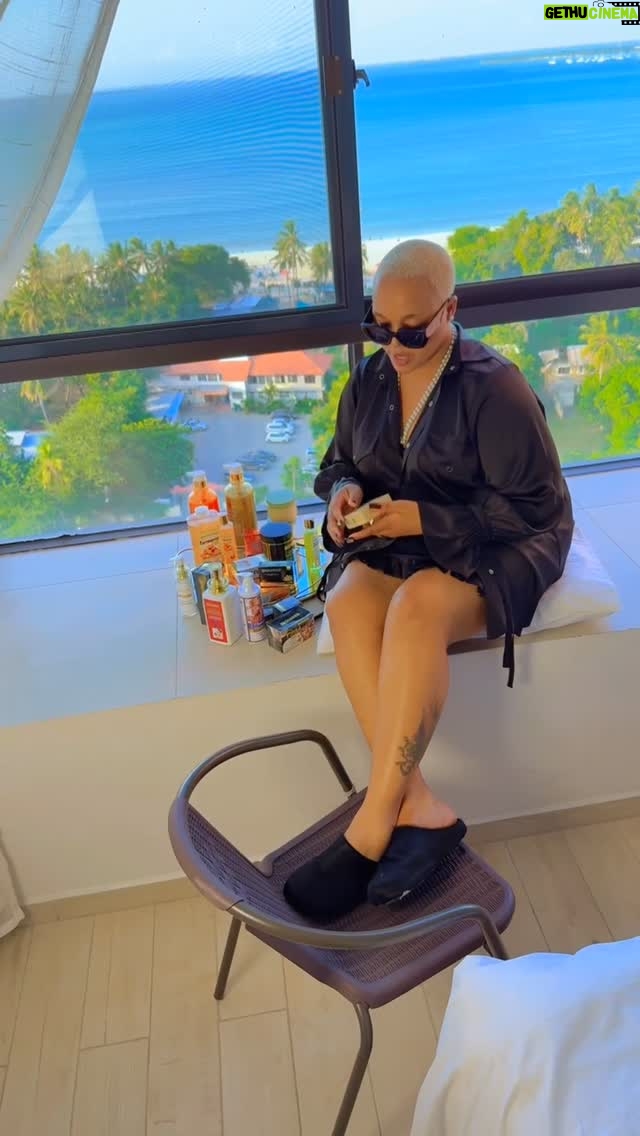 Jacqueline Wolper - 0.9K Likes - Mambo mazuri sana @wolperstore Nikiwa hapa uwa Na Enjoy sana Na Family yangu Nipo Mikono salama @lora.realestate
.
.
Namba za hotel @lora.realestate
@lora.realestate
@lora.realestate

#0766485555