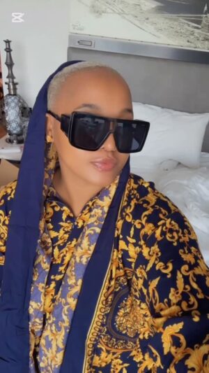 Jacqueline Wolper Instagram - Mungu wangu Ni Mwaminifu sana sjui wewe unachokiabudu kama kinakupa Raha kama huyu Mungu,
Mimi Ni shabiki Namba Moja wa kazi zako Mungu 🙏 kesho Ni siku Nzuri Nawakaribisha kunukia nawapenda saana ...
.
Thank u saidi na Murabu wa kilimanjaro mmetisha sana cc @silent_ocean_ltd