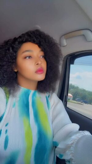 Jacqueline Wolper Instagram - Nilikuwa Na Funga ya siku Tano leo ndio siku ya Tano Nimemaliza leo.... I have something To Tell sis Pray 🙏
