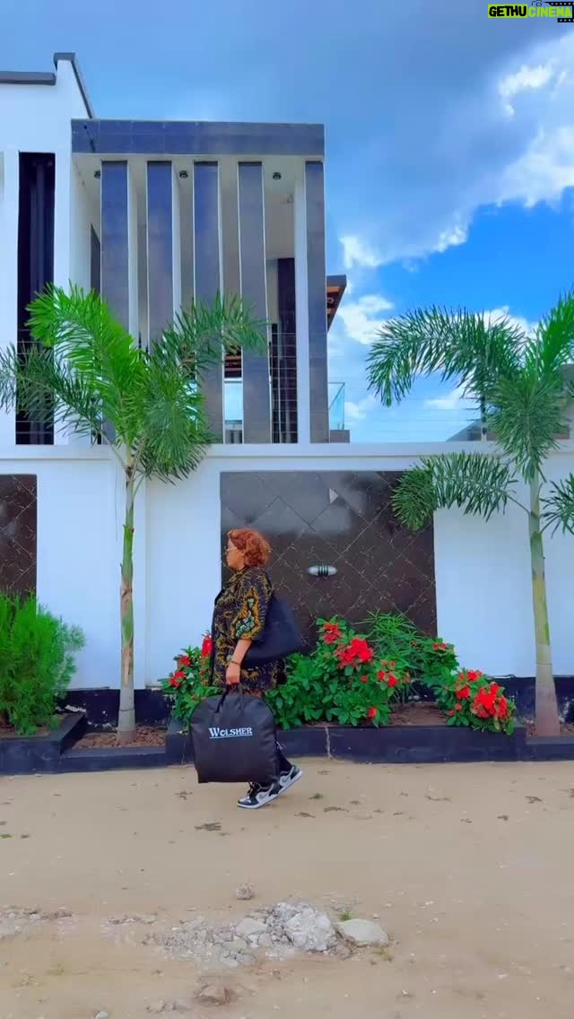 Jacqueline Wolper - 5.3K Likes - Nina ushuhuda huyu  yesu kweli Anafanya Tena Na tena,Anafanya tena Na Tena yesu Amenitendea huyu yesu kweli Anafanya Nina ushuhuda 🙏Kama ujamuamini Bado Nakuombea leo ukapokee Na ukaamini in jesus Name...
.
when u see Me u see My bznez👏