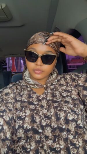 Jacqueline Wolper Instagram - Watu wa Mungu msikate tamaa kwa mambo ya watu wa mitandaoni, kwasababu hata wao wanahitaji huduma zenu kama si leo kesho watawahitaji tu au Mungu anaweza kubadilisha mioyo yao muda wowote.Msipanikishwe na sisi watu wa Mungu kwasababu pia tunawategemea au wapo watu wanakombolewa kupitia huduma zenu mnazofanya…wapo watu wanamuona Mungu katika huduma mnazofanya…shetani ni muharibifu na zaidi ni muongo hivyo mzidi kuwa na moyo wa kutuombea au kutufundisha neno la Mungu kila siku bila kuchoka maana vizazi vinatakiwa vimjue huyu Mungu alie juu kupitia nyinyi watumishi wa Mungu!🙏🏿🙏🏿