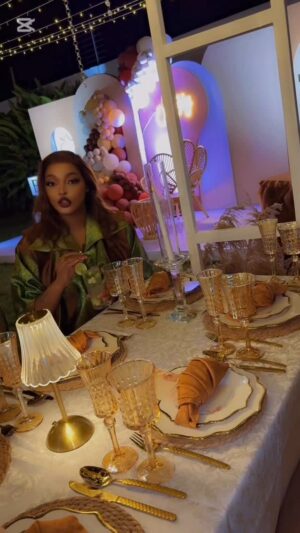 Jacqueline Wolper Instagram - Basi Bwana jana Ikawa Busy Day kwa Mama pipi jambo Ambalo siku nyingi sijaliweza kutoka Na heka heka ..Nashukuru Mungu nilifanikisha kwa Baby shower ya Mdogo wangu Roxy @Roxie_dolly 😍
.
Bila kusahau Miss Migubu wangu kwenye moja Na Mbili ye anatakaga Neno liwe sheria😂 
Basi bana tukatoka Tukapanga Majambo yetu ya vibunda 💰 ila kikao akijakamilika..
 So Tuombeane uzima..🙏

All in All Thank u My Good friend My only Bff Nimebeba kila jambo Na Mungu akanipe Hekima kubwa sana kwenye kila hatua...
 love u Mungu Abariki kazi za Mikono yetu @nicolejoyberry ur The one I Trust God Protect u Besteee🍇❤️❤️💕