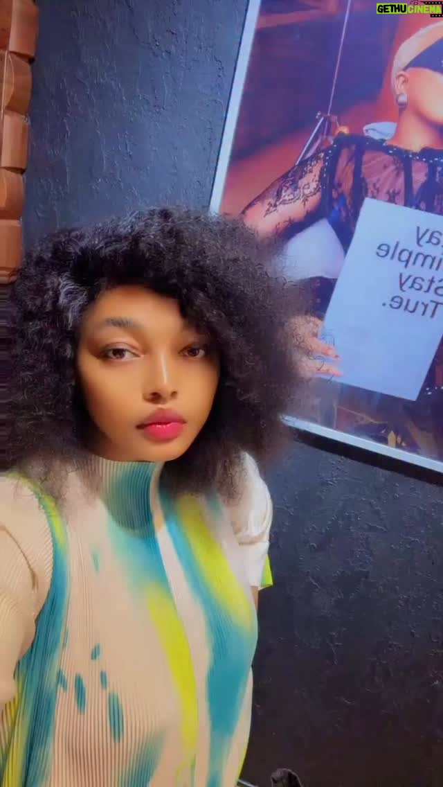 Jacqueline Wolper - 660 Likes - Tupo hapa karibuni wote 0759888288
