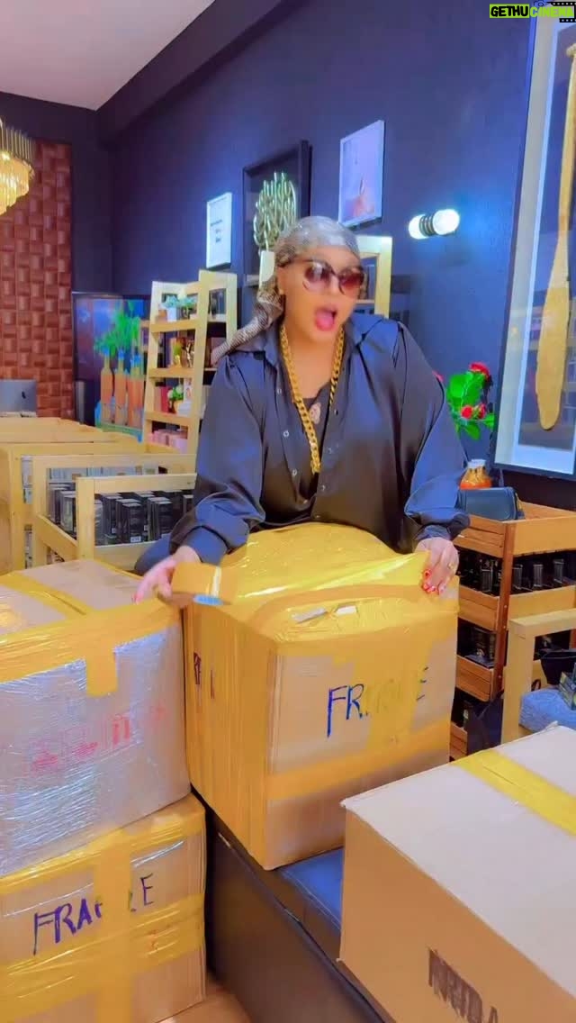 Jacqueline Wolper - 654 Likes - Geita Nipo hapo Nipo juu Juu Mambo Ni mazuri Na Mi moto saana Asante @usiri_transportation_ltd
