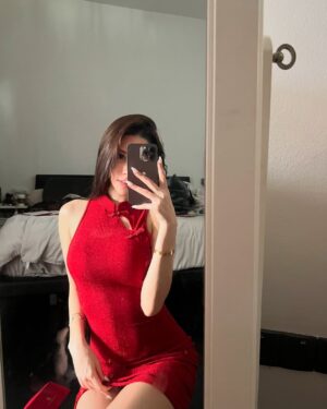 Jade Rasif Instagram - GONG XI FA CHAI from us to you 🐍

The annual chaos / noise / stress of driving 5hrs with my sisters to visit my grandma …. thank god for the Rotten Mango podcast for getting us through it