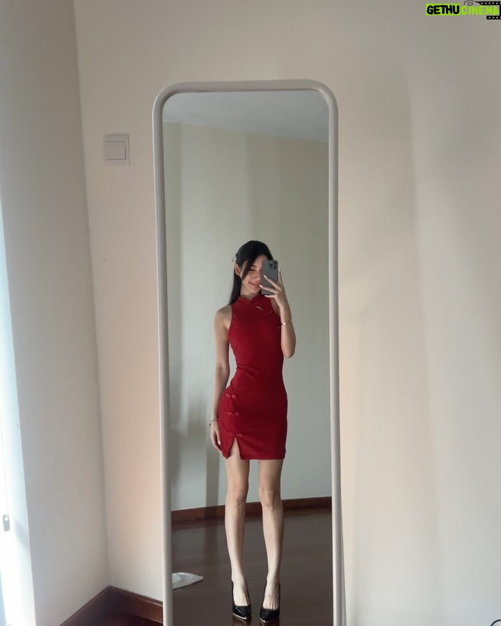 Jade Rasif - 13K Likes - GONG XI FA CHAI from us to you 🐍

The annual chaos / noise / stress of driving 5hrs with my sisters to visit my grandma …. thank god for the Rotten Mango podcast for getting us through it