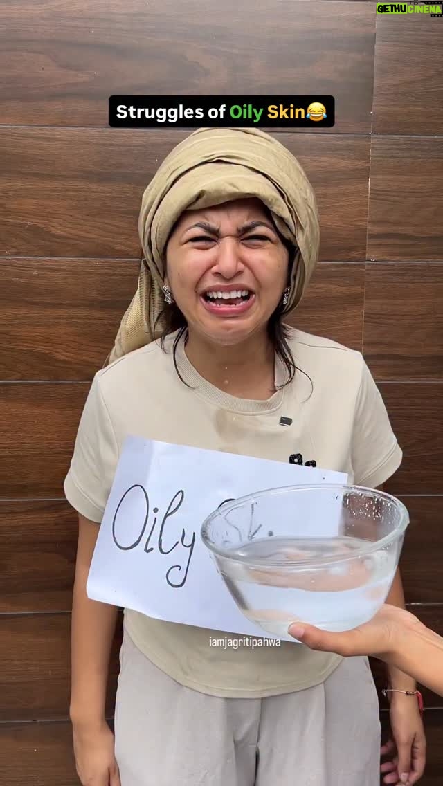 Jagriti Pahwa - 219.4K Likes - Tag Someone Who is Tired of Oily Skin 🤣🤣
.
.
.
#oilyskin #glowingskin #oilfree #jagritipahwa #skincare #clearskin #oilyskinstruggles #shinyskin