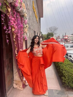 Jagriti Pahwa Instagram - Not Sahiba, but I was definitely the kudi everyone’s singing about. 💫✨
.
,
.
.
#rokaoutfit #brothersroka #jagritipahwa #rokafunction #orangedress