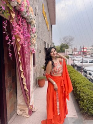 Jagriti Pahwa Instagram - Not Sahiba, but I was definitely the kudi everyone’s singing about. 💫✨
.
,
.
.
#rokaoutfit #brothersroka #jagritipahwa #rokafunction #orangedress