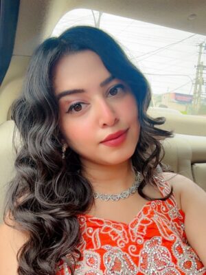 Jagriti Pahwa Instagram - Not Sahiba, but I was definitely the kudi everyone’s singing about. 💫✨
.
,
.
.
#rokaoutfit #brothersroka #jagritipahwa #rokafunction #orangedress