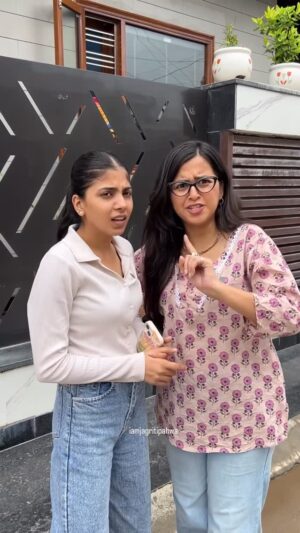 Jagriti Pahwa Instagram - Tag a Girl who will become such Mom🤣