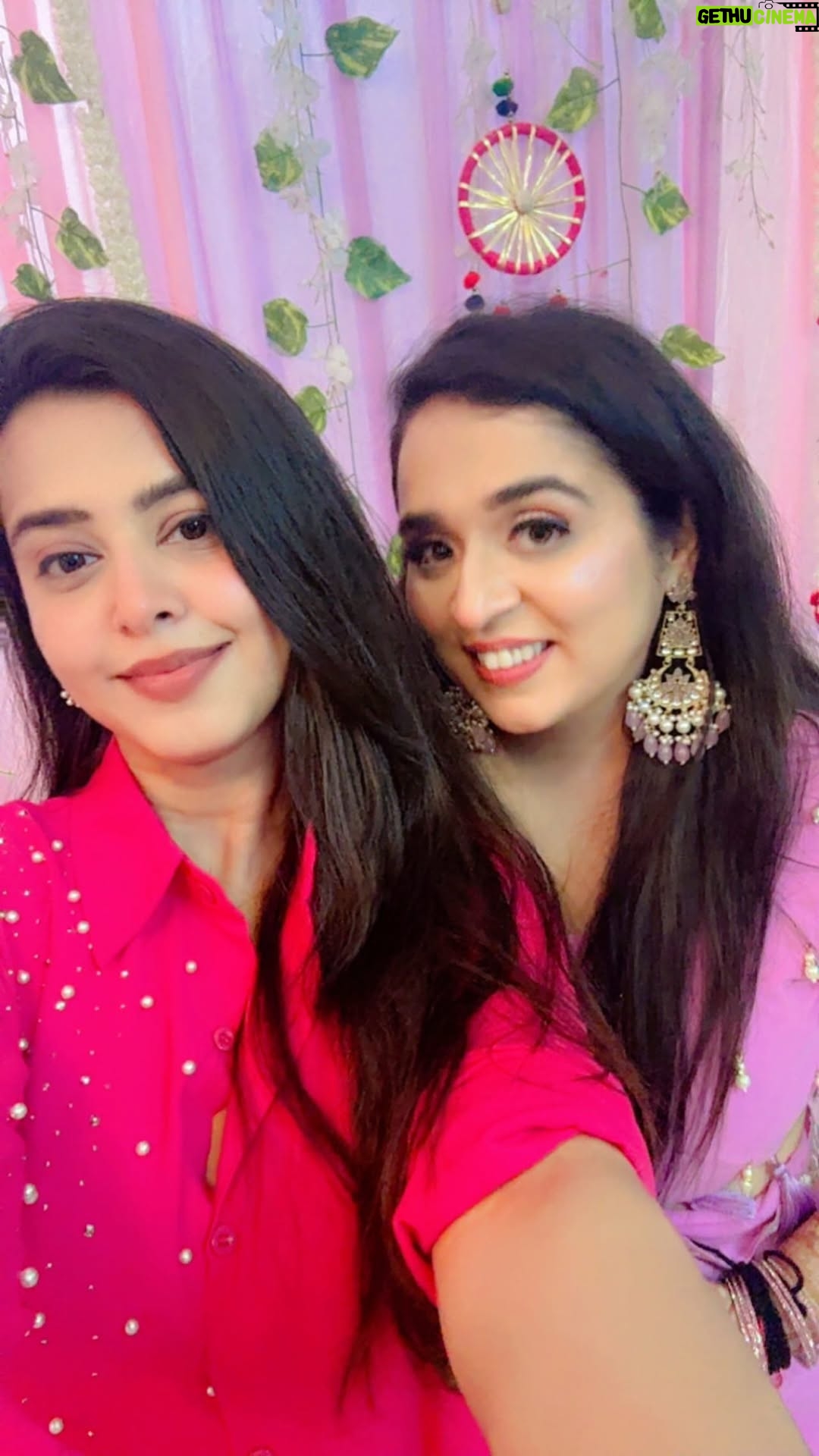 Jagriti Pahwa - 398.2K Likes - Tag your bestie and tell her to be there like this at your wedding ❤️
.
.
.
#bridesmaid #bestfriend #shadi #marriage #jagritipahwa #bestiegoals