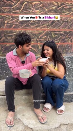 Jagriti Pahwa Instagram - Relationship Goals😂❤️Tag your Bikhari Dost
.
.
#bhikhari #dating #beggar #relationship #girlfriend #jagritipahwa #katora #bowl #lovestory
.
.
.
#bhikhari #dating #beggar #relationship #girlfriend #jagritipahwa #katora #bowl #lovestory