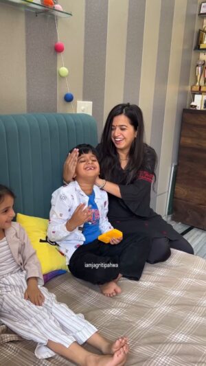 Jagriti Pahwa Instagram - Every Green Flag Guy/ Bf has a Green flag Mom❤️ Tag them❤️
.
.
.
#gentleman #raisinggoodman #momson #jagritipahwa #greenflagguy #goodparenting
#maakesanskar #truegentleman #parentinggoals