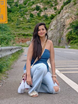 Jagriti Pahwa Instagram - 🏔️ 👧🏻