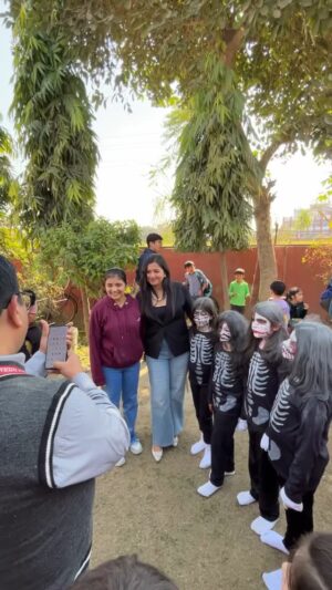 Jagriti Pahwa Instagram - Going to my school as a special guest❤️