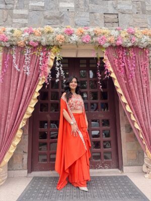 Jagriti Pahwa Instagram - Not Sahiba, but I was definitely the kudi everyone’s singing about. 💫✨
.
,
.
.
#rokaoutfit #brothersroka #jagritipahwa #rokafunction #orangedress