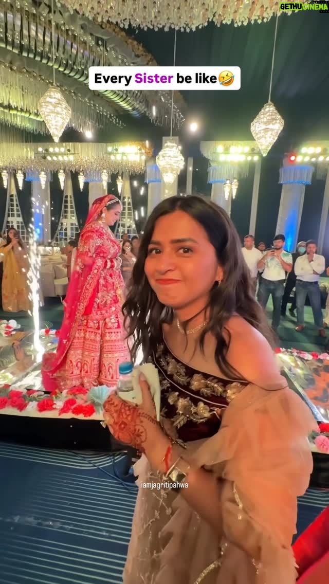 Jagriti Pahwa - 172.4K Likes - Tag your Annoying Behen/ bridesmaid🤣🤣
.
,
,
,
.
#sisterhood #sisterwedding #sisterlove #sisters #sisterfromanothermother #bestfriend #bestfriendforever #family #jagritipahwa