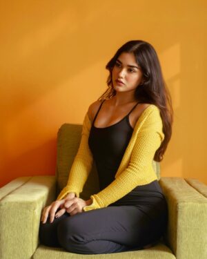 Jahanvi Choudhary Instagram - Swipe to see my doggo baby 💛
Shot @dieppj
Jumpsuit @crayy.heads
Shirt @brunco.in
