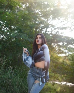 Jahanvi Choudhary Instagram - Making your Monday better ✨