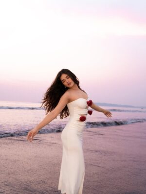 Jahanvi Choudhary Instagram - waves- music to my ears