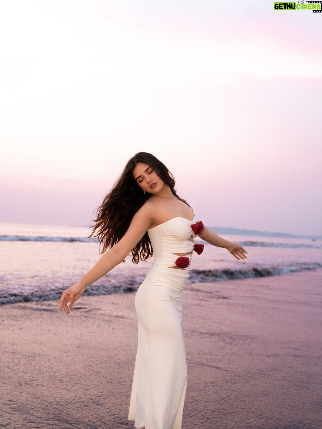 Jahanvi Choudhary - 160.3K Likes - waves- music to my ears