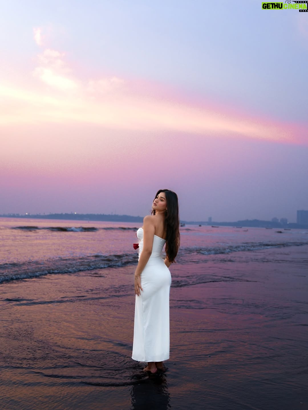 Jahanvi Choudhary - 160.3K Likes - waves- music to my ears
