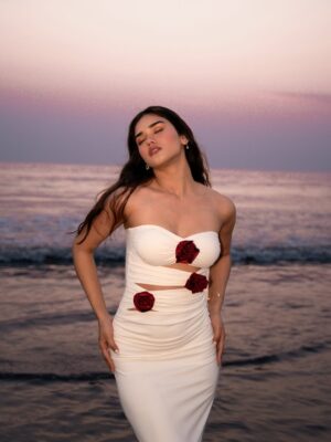Jahanvi Choudhary Instagram - waves- music to my ears