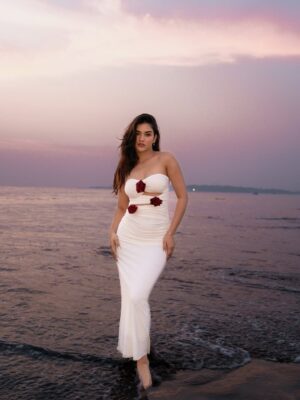Jahanvi Choudhary Instagram - waves- music to my ears