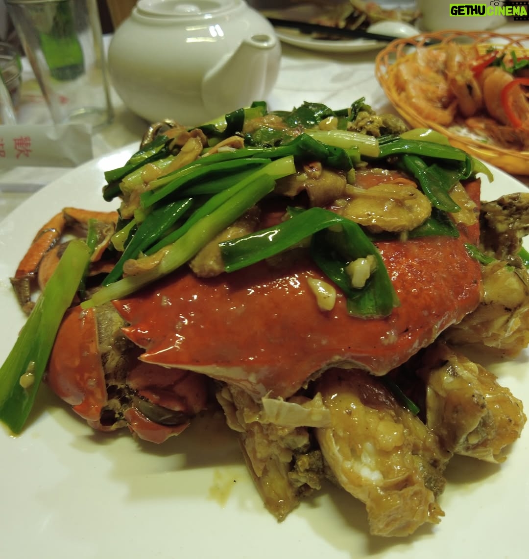 Janelle Tee - 3 Likes - HK 🇭🇰 

~ Discovered Lobster Bay in Saikung
~ Clearwater Bay Golf & Country Club. First time to witness a Bagpiper perform! Naawa ako Kay Kuya baka mahilo anytime! It was such a relief after he performs. Deserve ni kuya magpahinga at Baka maubusan sya ng hangin! 🤣
~ Seafood Time at Chuen Kee Seafood Restaurant!
~ Avenue of the Stars with Bruce Lee & Anita Mui
~ First time to be at K11 Musea! 
~ Dinner at Aquaroma! The best food & panoramic view! 10/10 I highly recommend it here!

So much has changed since the last time I was in Hong Kong! So happy to be able to discover both the countryside and city feels😘 

#janelletee #hongkong #travel #foryou #saikung