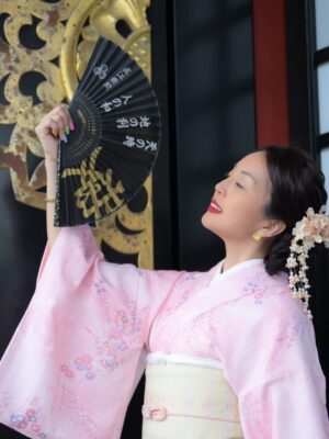 Janelle Tee Instagram - Kimono - a fashion statement that transcends time. ⌛
どうもありがとう
Domo Arigato, Japan! 🇯🇵
#janelletee #tokyo #japan #traveldiaries #traveldiaries