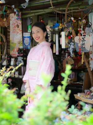 Janelle Tee Instagram - Kimono - a fashion statement that transcends time. ⌛
どうもありがとう
Domo Arigato, Japan! 🇯🇵
#janelletee #tokyo #japan #traveldiaries #traveldiaries