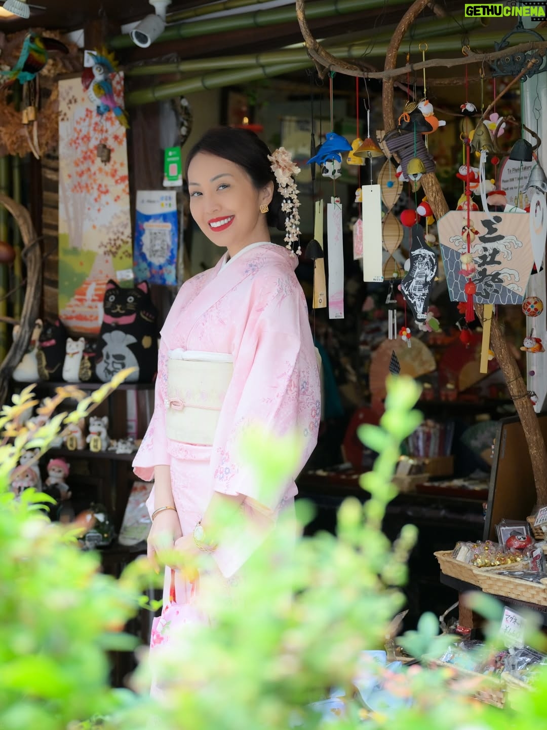 Janelle Tee - 3 Likes - Kimono - a fashion statement that transcends time. ⌛

どうもありがとう
Domo Arigato, Japan! 🇯🇵

#janelletee #tokyo #japan #traveldiaries #traveldiaries