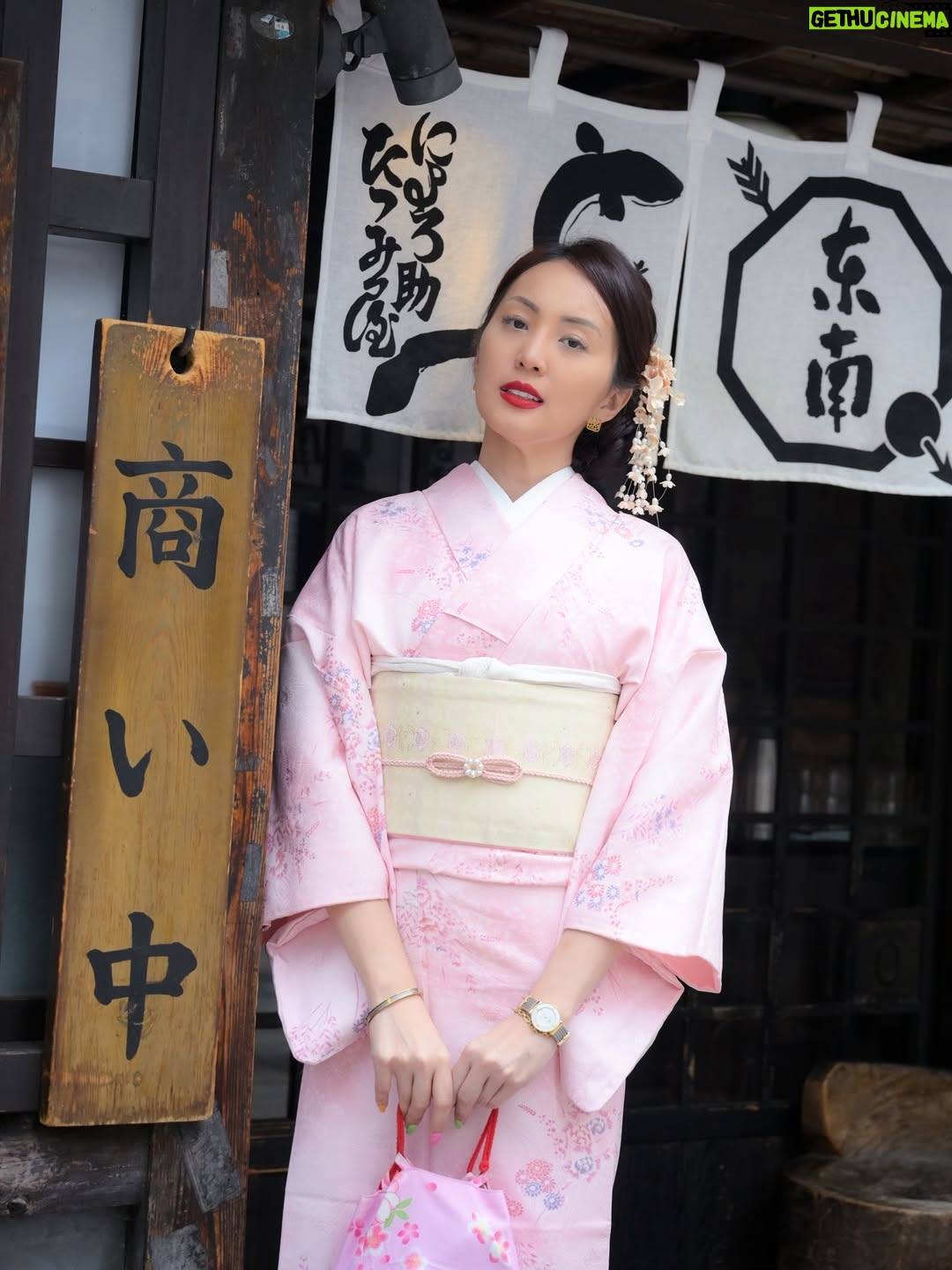 Janelle Tee - 3 Likes - Kimono - a fashion statement that transcends time. ⌛

どうもありがとう
Domo Arigato, Japan! 🇯🇵

#janelletee #tokyo #japan #traveldiaries #traveldiaries