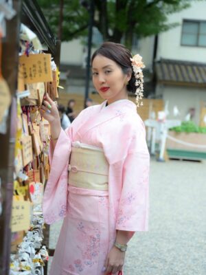 Janelle Tee Instagram - Kimono - a fashion statement that transcends time. ⌛
どうもありがとう
Domo Arigato, Japan! 🇯🇵
#janelletee #tokyo #japan #traveldiaries #traveldiaries
