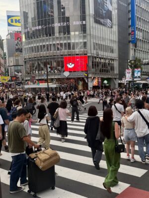 Janelle Tee Instagram - Finally!!! I got my luggage!!! Story time soon! Iedit Ko lang muna ang vlog ng Aking luggage experience dito sa Tokyo Japan!
Naka gala na din! Starting off with Shibuya Crossing & Shinjuku Godzilla Building! 🇯🇵
#janelleteetraveldiary
#janelleteeinTokyo
#Japan
#shibuya