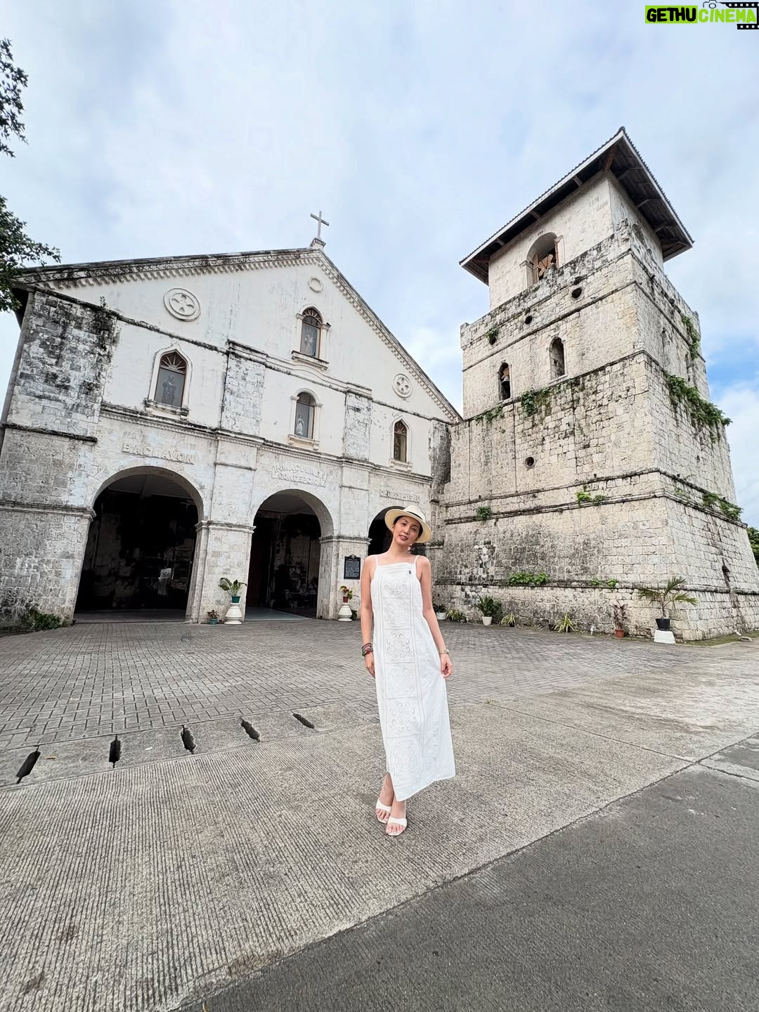 Janelle Tee - 3 Likes - Bohol Weekend 🤎 

- Bilar Man Made Forest
- Chocolate Hills
- Loboc River Cruise
- Bohol Phyton & Wildlife Park
- Baclayon Church
- Dolphin Watching
- Snorkeling
- Tarsier
- Blood Compact Shrine