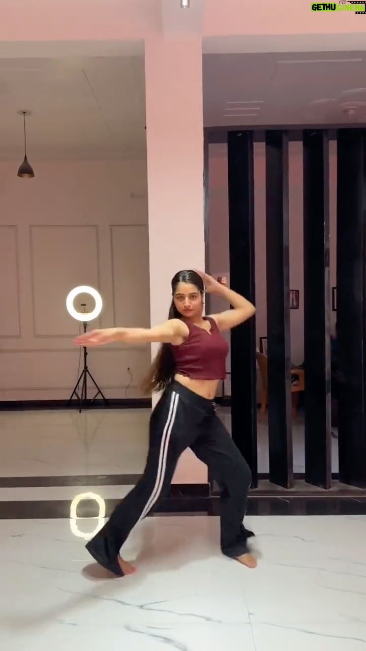 Janhvi Dubey - 86K Likes - Pyar ke amrit pike Bhojpuri ##trend###khesharilalyadav