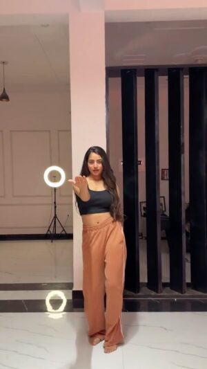 Janhvi Dubey Instagram - šŗ
.
.
@janhv_idubey