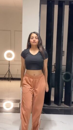 Janhvi Dubey Instagram - Trend š»
.
.
.
Viral ##inspirational @janhv_idubey