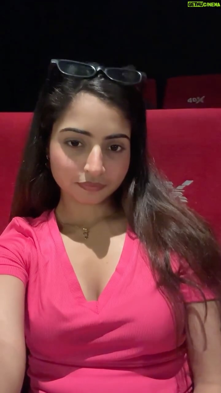 Janhvi Dubey - 65.5K Likes - Bhojpuri mood 🌻🌻
