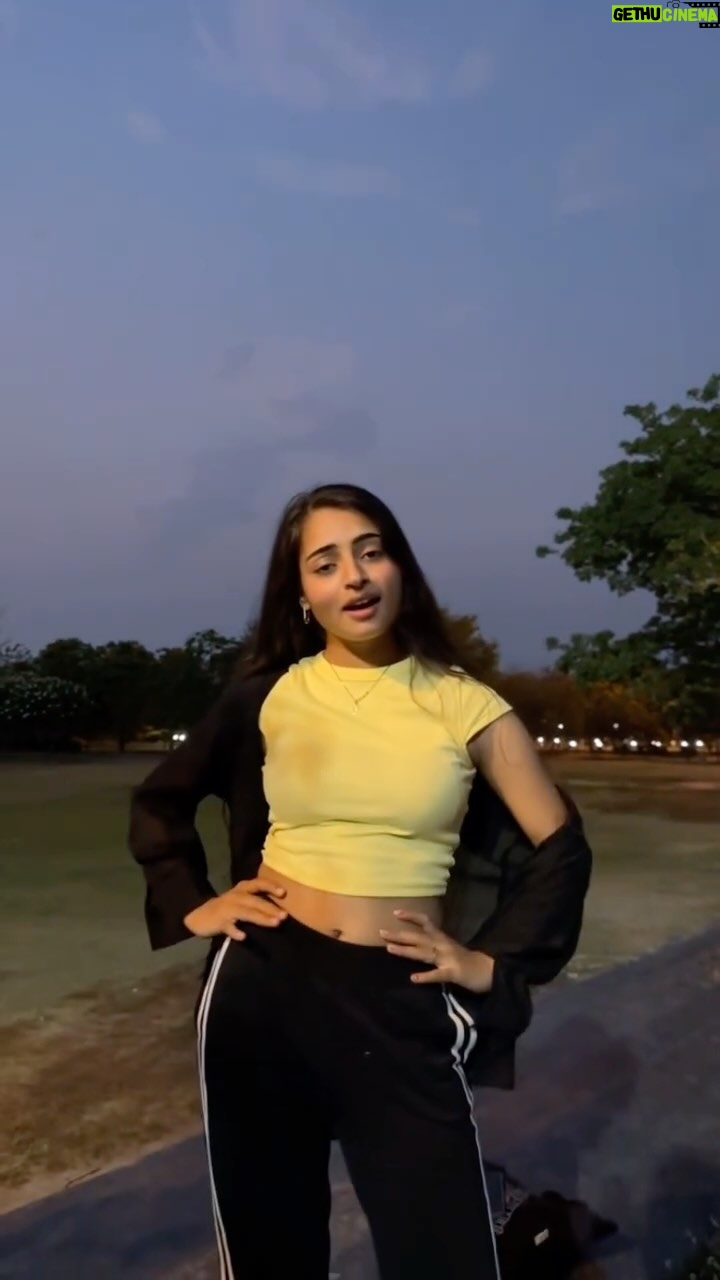 Janhvi Dubey - 49.4K Likes - 🔥