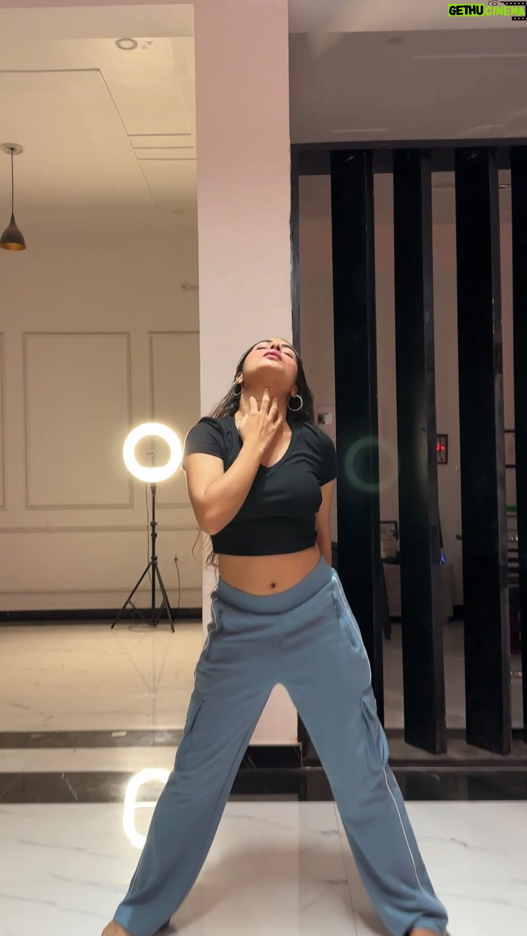 Janhvi Dubey - 112K Likes - Mera dil dhadak rha hai ❤️
.
.
.
Instamood ##invirla#insta ##instaexplorepage##instareel##instamusic @janhv_idubey