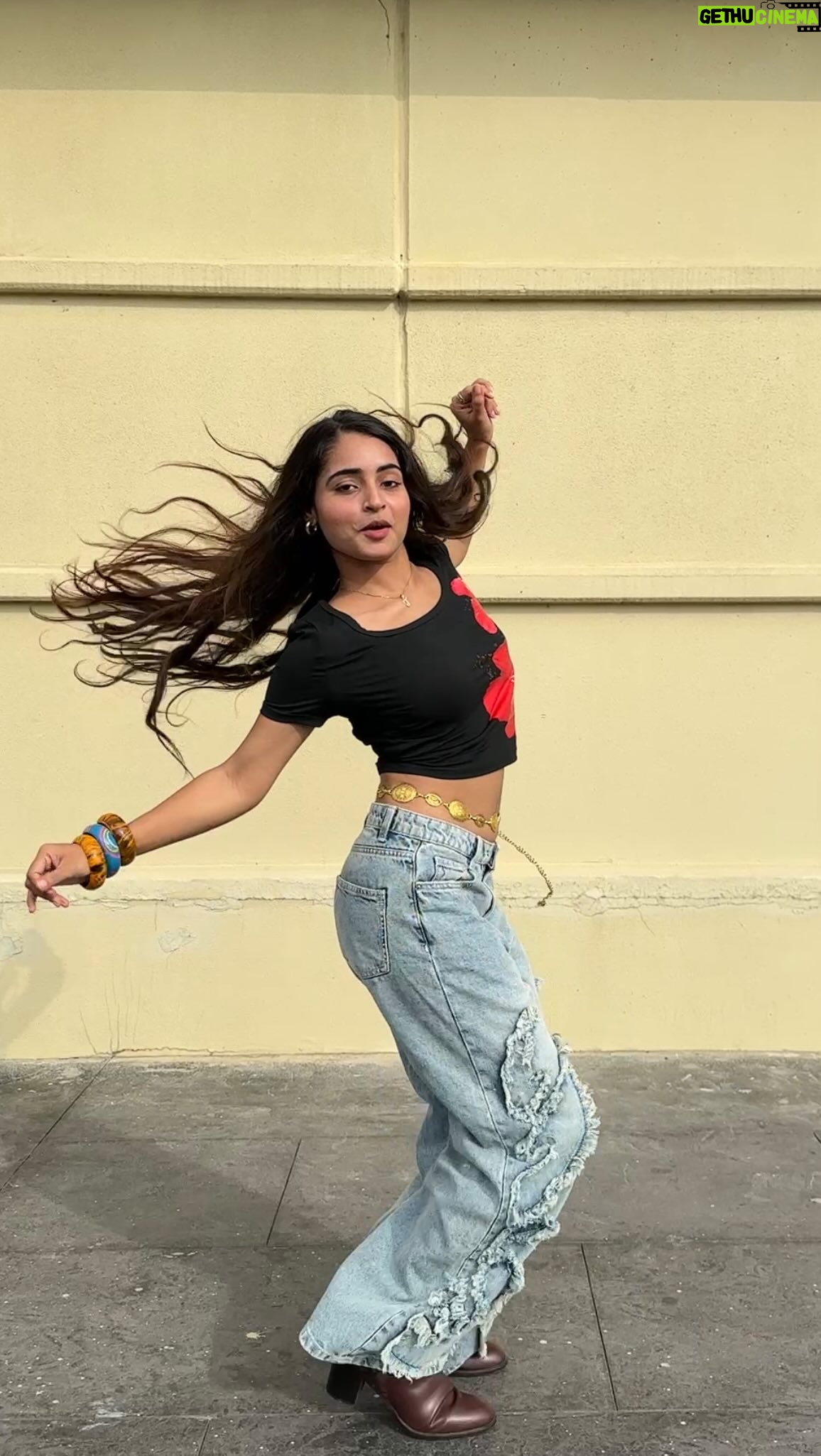 Janhvi Dubey - 53.1K Likes - OHH MAMA TETEMA🌚
.
.
.
@norafatehi 
#foryoupage #instadaily #instalike #instaviral