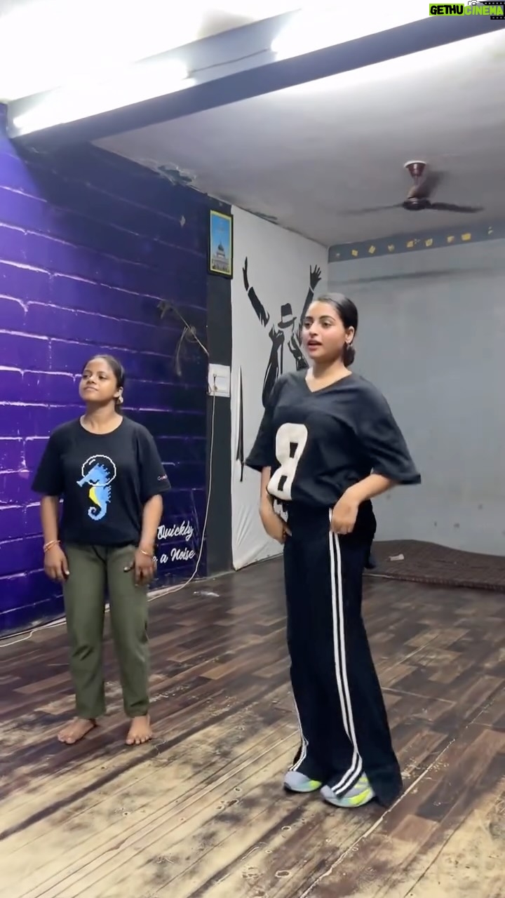 Janhvi Dubey - 109.4K Likes - Trend
.
.
Trend ##explorer #viralvideos
