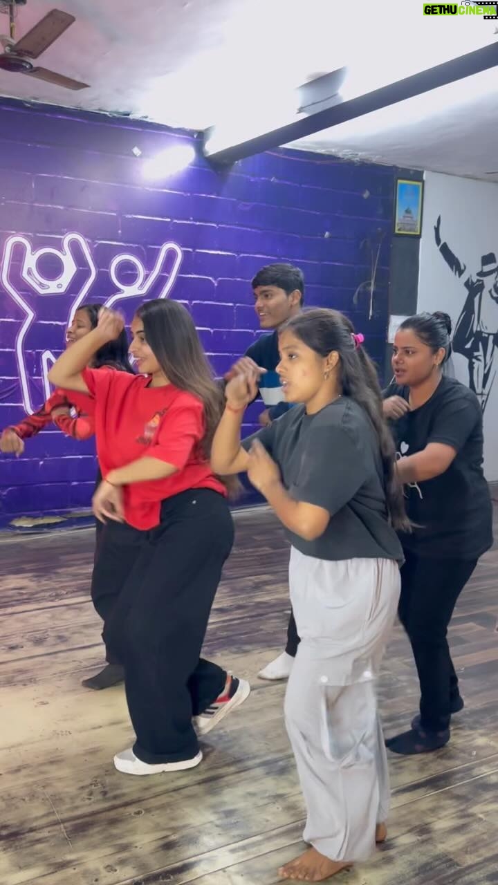Janhvi Dubey - 77.4K Likes - 
