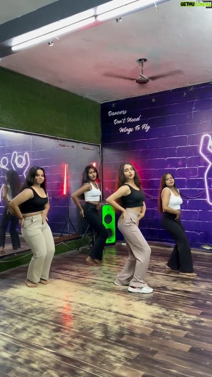 Janhvi Dubey - 70.2K Likes - Draft ✨👀
.
.
.
Students 🙃
.
.
Explore #instafit #viralvideos