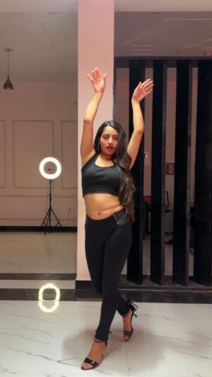 Janhvi Dubey Instagram - Dil E nadan viral dance š
.
.
.
Instaviral##inmood##ingood##inexplpage ###invirlavideo##instafit
