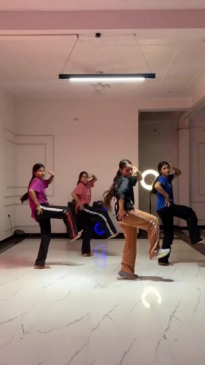 Janhvi Dubey Instagram - Tu Qatil
.
.
.
Explore #trend#viralvideos #fanpage #feed#trendingsongs